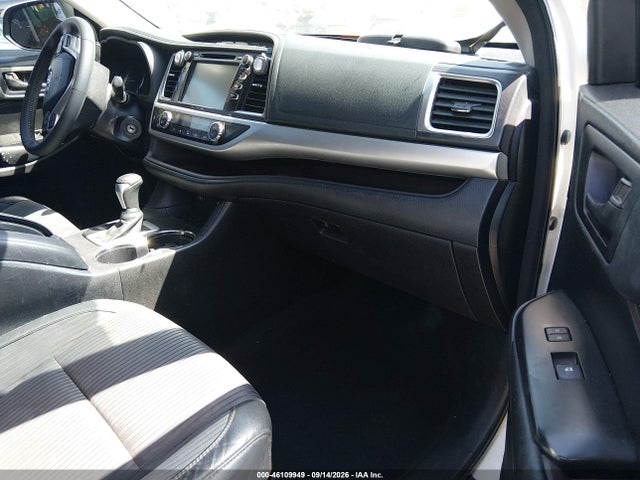 Toyota Highlander Le Plus V6 2016 5TDZKRFH0GS122139 Image 5