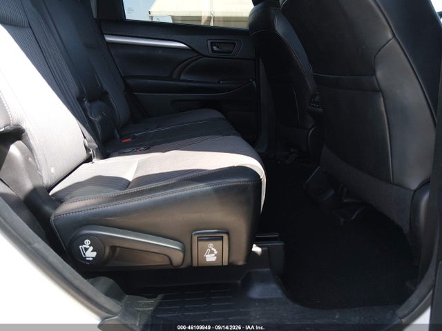 Toyota Highlander Le Plus V6 2016 5TDZKRFH0GS122139 Image 8