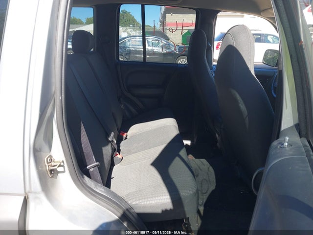 46110017 :رقم المزاد ، 1J4GL48K64W314056 vin ، 2004 Jeep Liberty Sport مزاد بيع