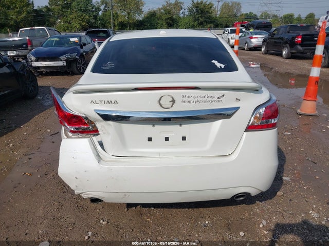 2015 Nissan Altima 2.5/2.5 S/2.5 Sl/2.5 Sv მანქანა იყიდება აუქციონზე, vin: 1N4AL3AP6FN335435, აუქციონის ნომერი: 46110106