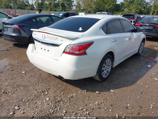 2015 Nissan Altima 2.5/2.5 S/2.5 Sl/2.5 Sv მანქანა იყიდება აუქციონზე, vin: 1N4AL3AP6FN335435, აუქციონის ნომერი: 46110106