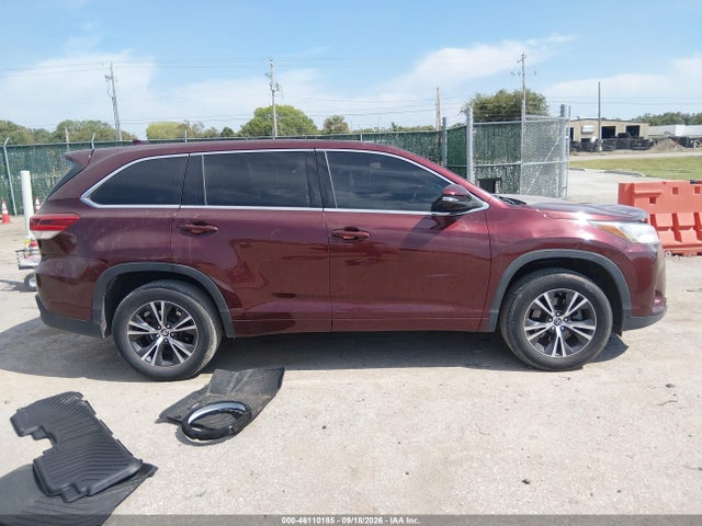 2017 Toyota Highlander Le Plus მანქანა იყიდება აუქციონზე, vin: 5TDZZRFH9HS214766, აუქციონის ნომერი: 46110185