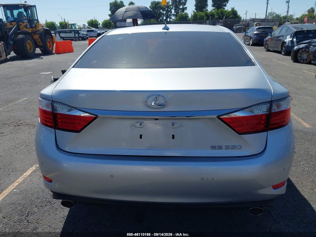 46110198 :رقم المزاد ، JTHBK1GG1D2041936 vin ، 2013 Lexus Es 350 مزاد بيع