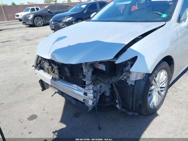 46110198 :رقم المزاد ، JTHBK1GG1D2041936 vin ، 2013 Lexus Es 350 مزاد بيع