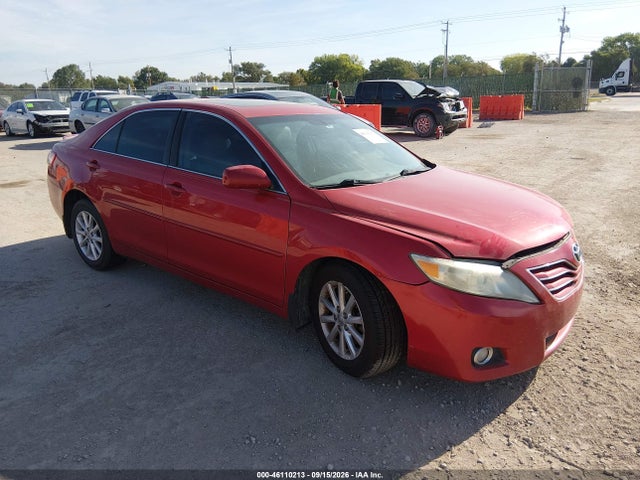 46110213 :رقم المزاد ، 4T1BF3EK2BU725528 vin ، 2011 Toyota Camry Xle مزاد بيع