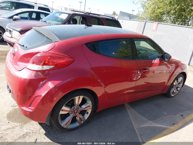 2012 Hyundai Veloster Base W/red/black მანქანა იყიდება აუქციონზე, vin: KMHTC6AD2CU053221, აუქციონის ნომერი: 46110281