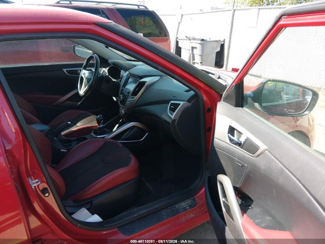 2012 Hyundai Veloster Base W/red/black მანქანა იყიდება აუქციონზე, vin: KMHTC6AD2CU053221, აუქციონის ნომერი: 46110281