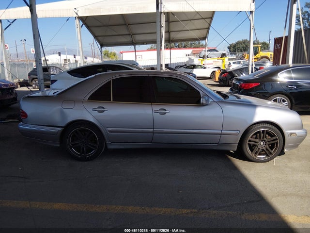 46110288 :رقم المزاد ، WDBJF65J81B381592 vin ، 2001 Mercedes-benz E 320 مزاد بيع