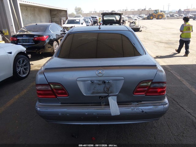 46110288 :رقم المزاد ، WDBJF65J81B381592 vin ، 2001 Mercedes-benz E 320 مزاد بيع