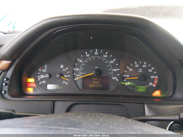 46110288 :رقم المزاد ، WDBJF65J81B381592 vin ، 2001 Mercedes-benz E 320 مزاد بيع