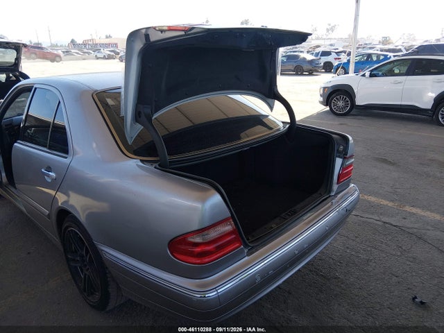46110288 :رقم المزاد ، WDBJF65J81B381592 vin ، 2001 Mercedes-benz E 320 مزاد بيع