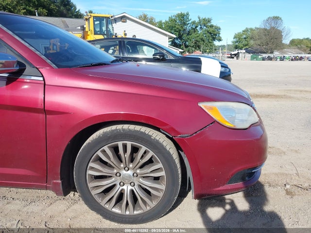 46110292 :رقم المزاد ، 1C3BCBFG6DN614824 vin ، 2013 Chrysler 200 Limited مزاد بيع