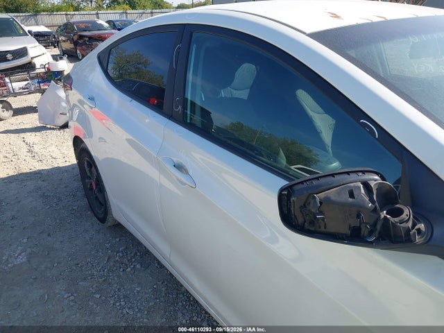 46110293 :رقم المزاد ، 5NPDH4AE8FH581058 vin ، 2015 Hyundai Elantra Se مزاد بيع