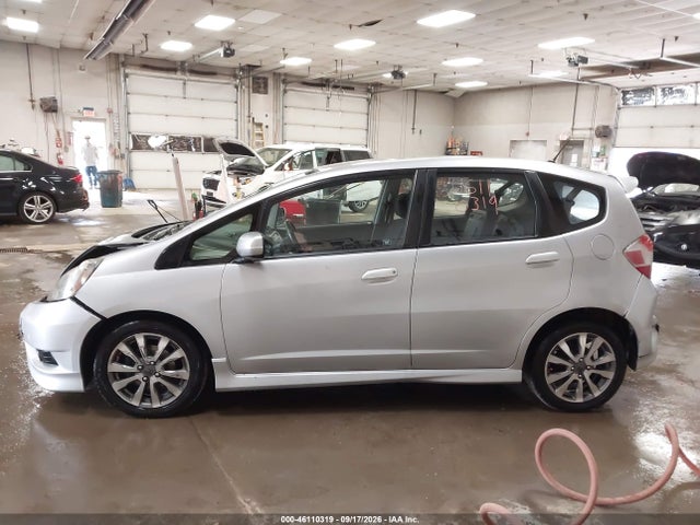 46110319 :رقم المزاد ، JHMGE8H5XDC035419 vin ، 2013 Honda Fit Sport مزاد بيع