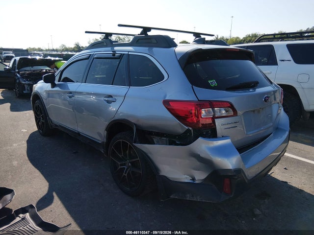 Subaru Outback 2.5i Limited 2018 4S4BSAKC1J3292074 Image 3