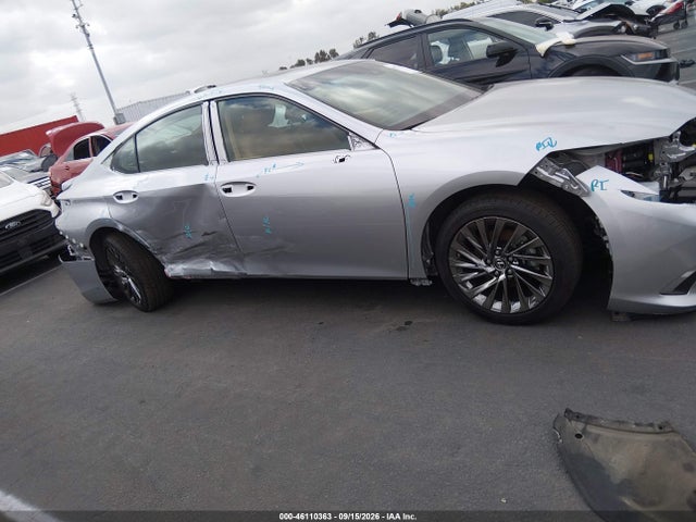 2024 Lexus Es 300h Luxury მანქანა იყიდება აუქციონზე, vin: 58AEA1C15RU042686, აუქციონის ნომერი: 46110363
