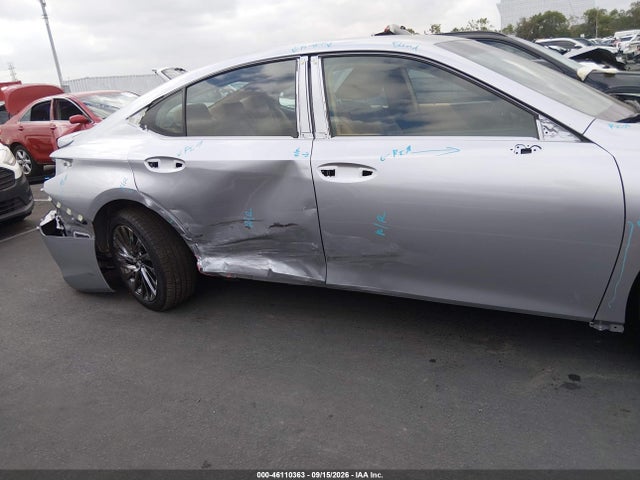 2024 Lexus Es 300h Luxury მანქანა იყიდება აუქციონზე, vin: 58AEA1C15RU042686, აუქციონის ნომერი: 46110363