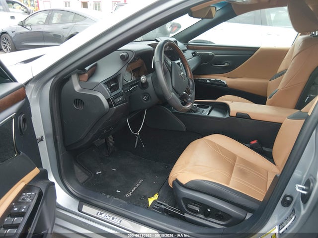2024 Lexus Es 300h Luxury მანქანა იყიდება აუქციონზე, vin: 58AEA1C15RU042686, აუქციონის ნომერი: 46110363