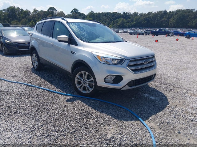 46110452 :رقم المزاد ، 1FMCU0GD5JUB05259 vin ، 2018 Ford Escape Se مزاد بيع