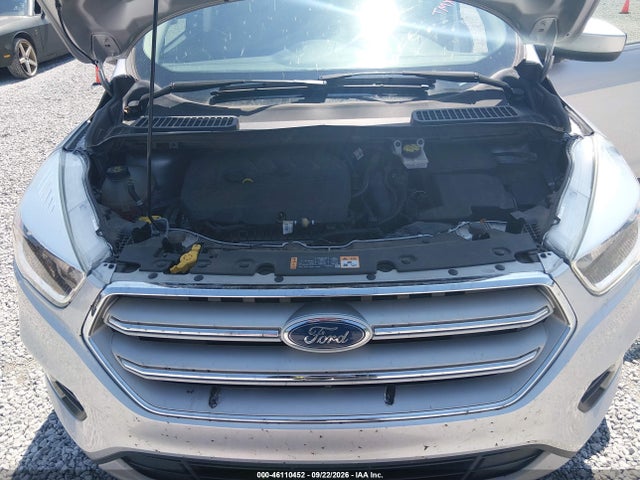 46110452 :رقم المزاد ، 1FMCU0GD5JUB05259 vin ، 2018 Ford Escape Se مزاد بيع