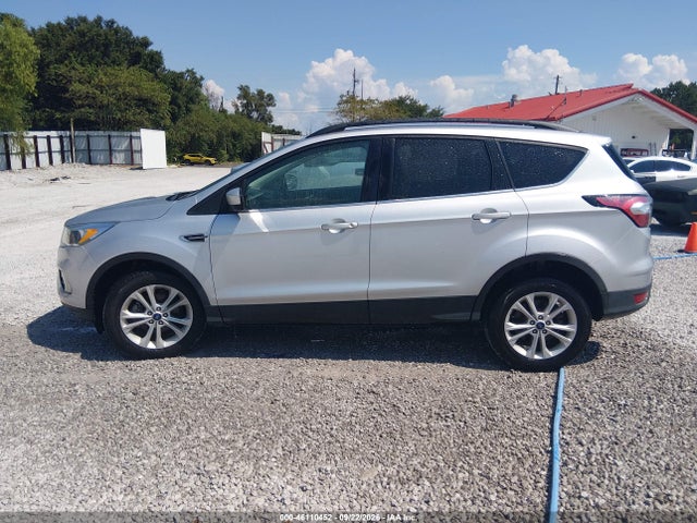 46110452 :رقم المزاد ، 1FMCU0GD5JUB05259 vin ، 2018 Ford Escape Se مزاد بيع