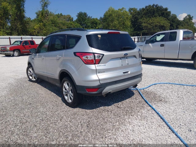 46110452 :رقم المزاد ، 1FMCU0GD5JUB05259 vin ، 2018 Ford Escape Se مزاد بيع