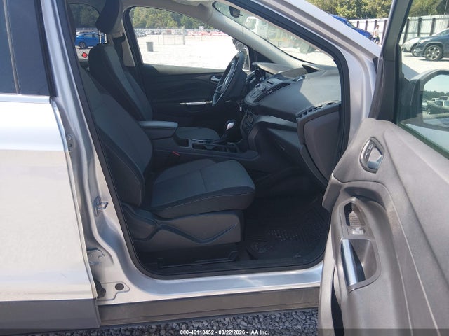 46110452 :رقم المزاد ، 1FMCU0GD5JUB05259 vin ، 2018 Ford Escape Se مزاد بيع