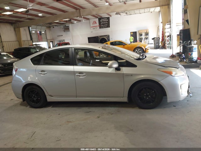 2014 Toyota Prius Three მანქანა იყიდება აუქციონზე, vin: JTDKN3DU5E1765439, აუქციონის ნომერი: 46110483