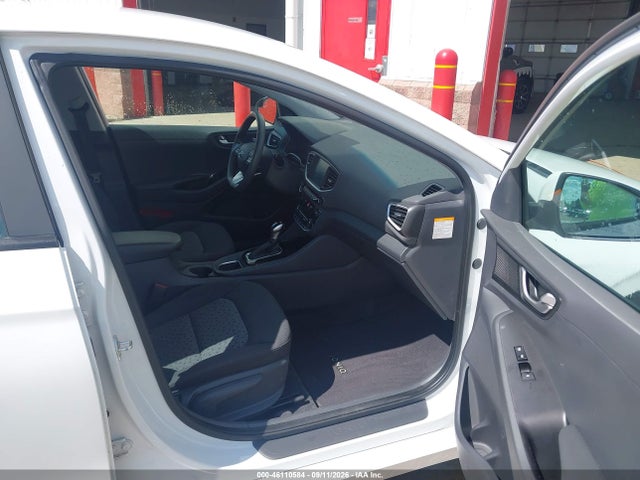 46110584 :رقم المزاد ، KMHC65LC4KU106926 vin ، 2019 Hyundai Ioniq Hybrid Blue مزاد بيع
