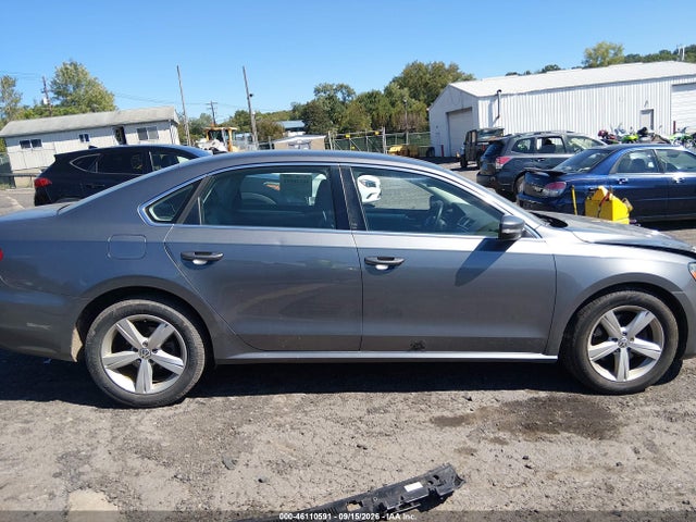 2015 Volkswagen Passat 1.8t Limited Edition მანქანა იყიდება აუქციონზე, vin: 1VWAT7A31FC089241, აუქციონის ნომერი: 46110591