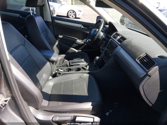 2015 Volkswagen Passat 1.8t Limited Edition მანქანა იყიდება აუქციონზე, vin: 1VWAT7A31FC089241, აუქციონის ნომერი: 46110591