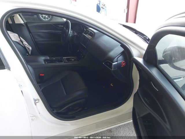 2018 Jaguar Xe 25t მანქანა იყიდება აუქციონზე, vin: SAJAR4FX8JCP33842, აუქციონის ნომერი: 46110613