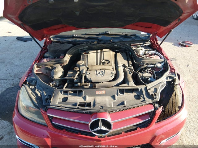 46110671 :رقم المزاد ، WDDGJ4HB9DF977803 vin ، 2013 Mercedes-benz C 250 مزاد بيع
