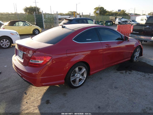 46110671 :رقم المزاد ، WDDGJ4HB9DF977803 vin ، 2013 Mercedes-benz C 250 مزاد بيع