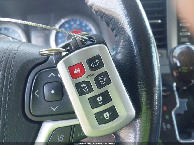 2018 Toyota Sienna Xle 8 Passenger მანქანა იყიდება აუქციონზე, vin: 5TDYZ3DC6JS957939, აუქციონის ნომერი: 46110697
