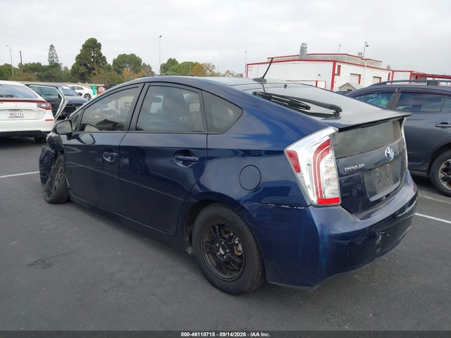 Toyota Prius Three 2015 JTDKN3DU9F0448674 Image 3