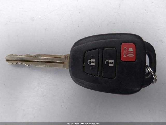 Toyota RAV4 LE 2017 2T3BFREVXHW640546 Image 11