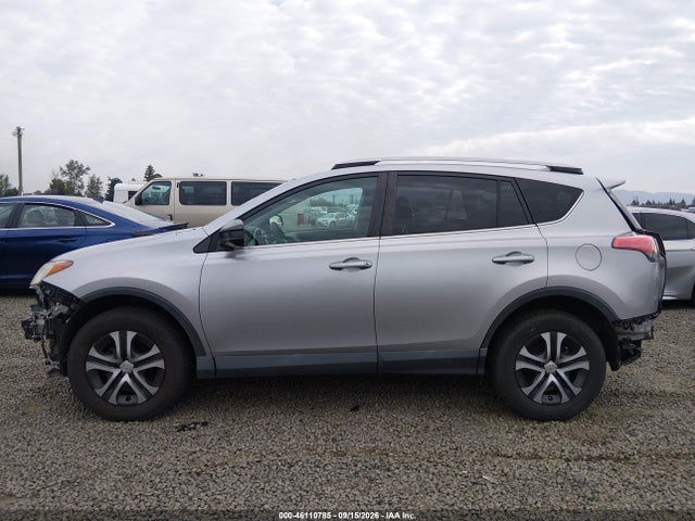 Toyota RAV4 LE 2017 2T3BFREVXHW640546 Image 15