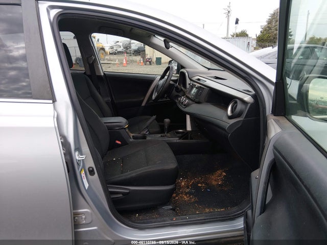 Toyota RAV4 LE 2017 2T3BFREVXHW640546 Image 5