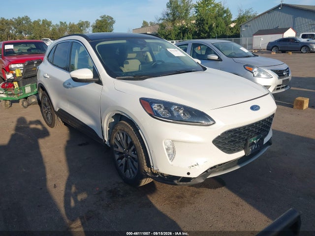 46111007 :رقم المزاد ، 1FMCU9DZ2LUB13939 vin ، 2020 Ford Escape Titanium Hybrid مزاد بيع