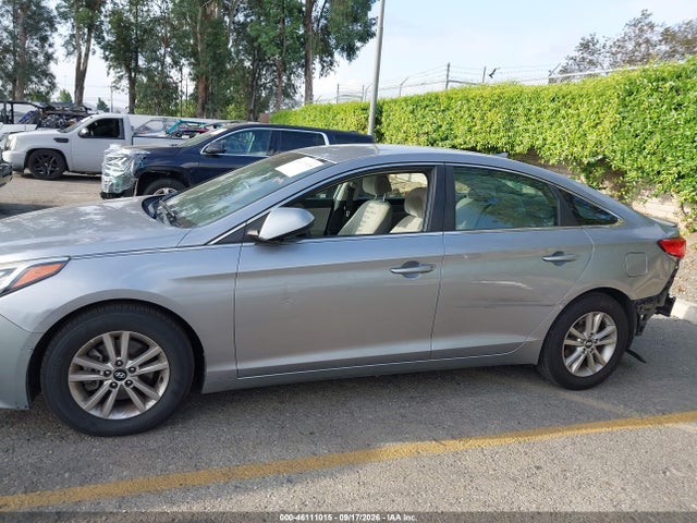 Hyundai SONATA SE 2016 5NPE24AF5GH331017 Image 18