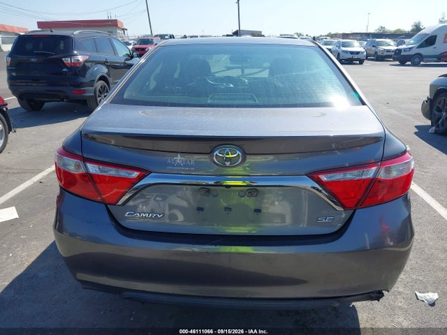 46111066 :رقم المزاد ، 4T1BF1FK0HU334289 vin ، 2017 Toyota Camry Se مزاد بيع