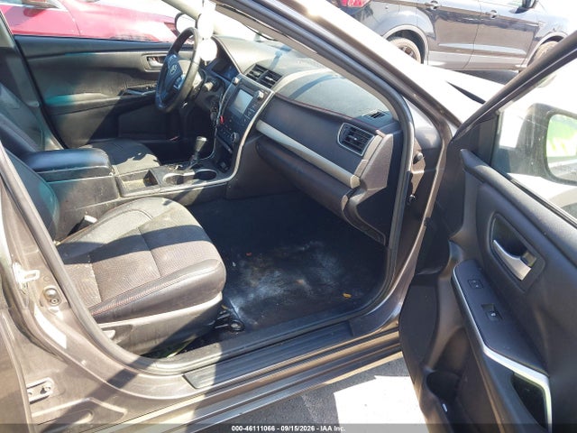 46111066 :رقم المزاد ، 4T1BF1FK0HU334289 vin ، 2017 Toyota Camry Se مزاد بيع