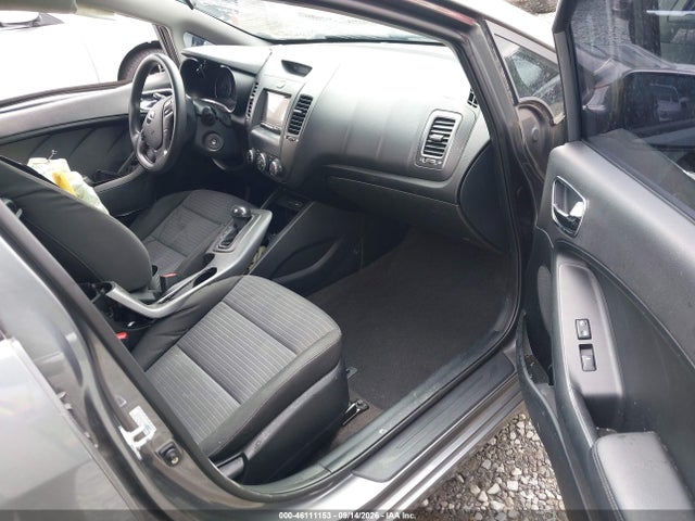 46111153 :رقم المزاد ، KNAFX4A62G5462828 vin ، 2016 Kia Forte Lx مزاد بيع
