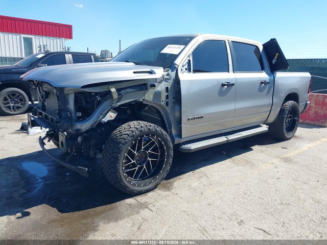46111233 :رقم المزاد ، 1C6SRFFT2MN555731 vin ، 2021 Ram 1500 Big Horn  4x4 5'7 Box مزاد بيع