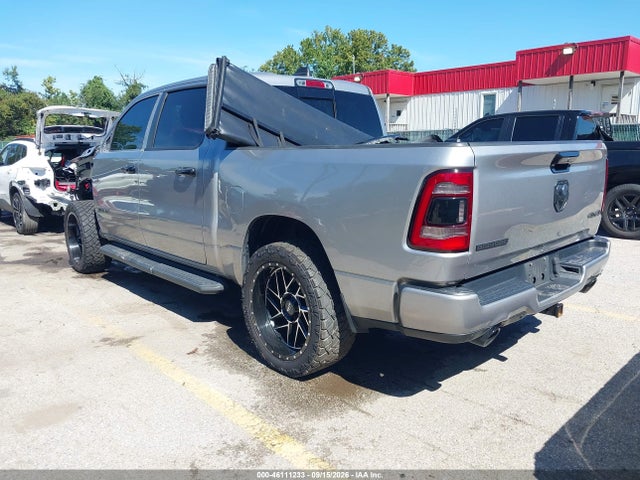 46111233 :رقم المزاد ، 1C6SRFFT2MN555731 vin ، 2021 Ram 1500 Big Horn  4x4 5'7 Box مزاد بيع