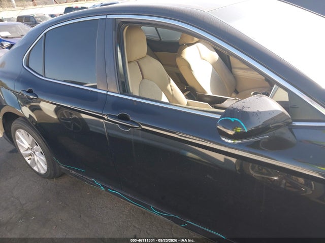 Продаж на аукціоні авто 2018 Toyota Camry Le, vin: 4T1B11HK3JU631963, номер лоту: 46111301