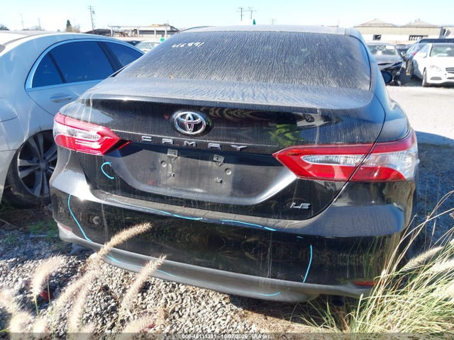 Продаж на аукціоні авто 2018 Toyota Camry Le, vin: 4T1B11HK3JU631963, номер лоту: 46111301