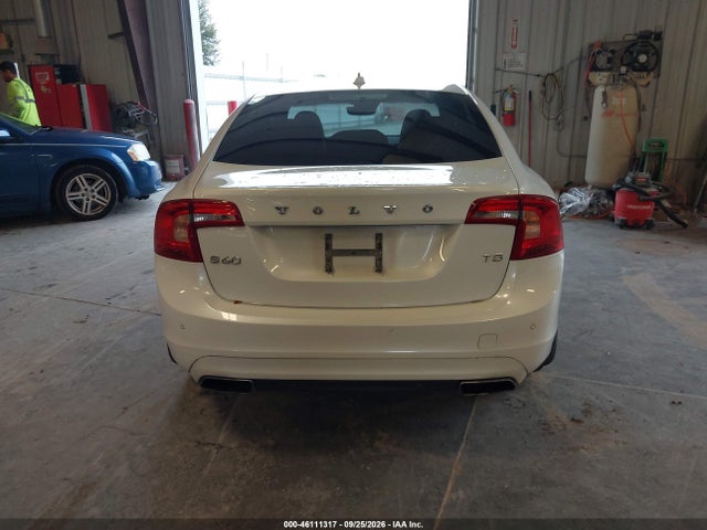 46111317 :رقم المزاد ، YV126MFK1G2406014 vin ، 2016 Volvo S60 T5 Drive-e Premier مزاد بيع