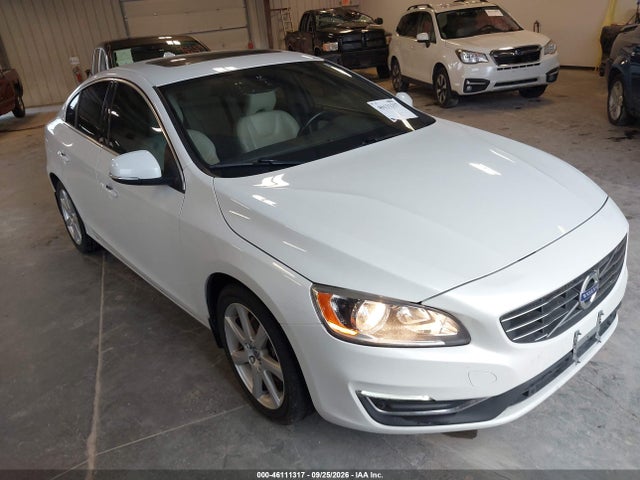 46111317 :رقم المزاد ، YV126MFK1G2406014 vin ، 2016 Volvo S60 T5 Drive-e Premier مزاد بيع